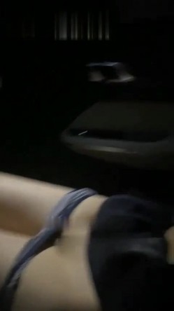 有经济实力真实原创大神坐飞机搭讪00后空姐，下机约出来吃饭酒吧潇洒趁机下催情葯，逼老紧了 截图6