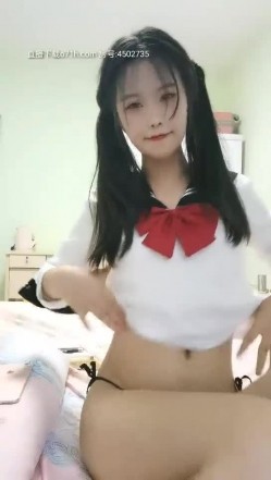 爸爸的小骚货双马尾甜美萌妹子户外车震，拨开内裤摸逼脱光光口交抽插猛操 截图4