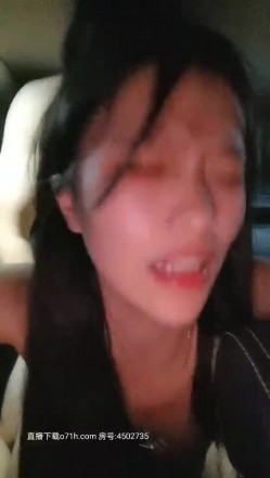 爸爸的小骚货双马尾甜美萌妹子户外车震，拨开内裤摸逼脱光光口交抽插猛操 截图16