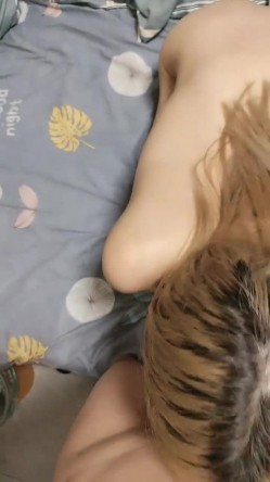 新人19岁学生妹，【婉婉想要】，淫荡的小母狗~无套啪啪~后入拽着头发操，在镜子前看尤物高潮嚎叫 截图8