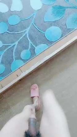 浪荡小骚妇 被老公出轨不少500次 自己也放开了 出来找男人玩 性瘾大 炮友操完还要拿肉棒自慰 截图10