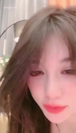 长在男人的审美点上了，【少女椰子】，超仙女神!不看后悔，一身骚~精华抠B揉奶，自慰真是淫荡娇娃 截图6