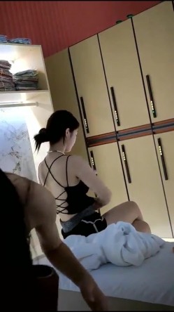 国内某洗浴会所偷拍~极品靓妹更衣沐浴~窥探珍品 截图9