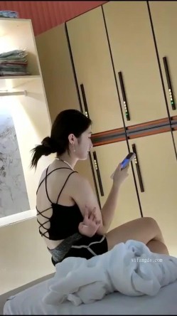 国内某洗浴会所偷拍~极品靓妹更衣沐浴~窥探珍品 截图10