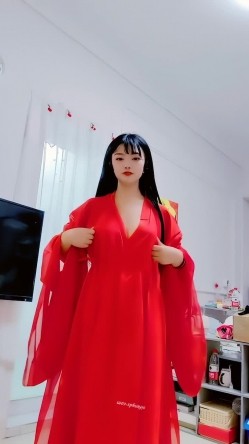青春无敌，抖音风艺校美少女【杨晓花】定制福利，露脸露点，各种热门BGM裸舞 截图2