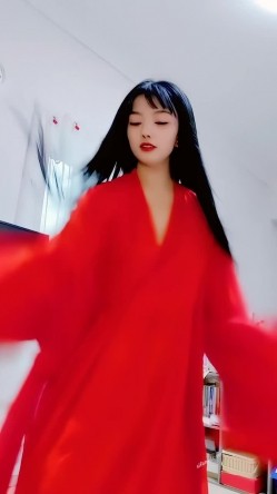 青春无敌，抖音风艺校美少女【杨晓花】定制福利，露脸露点，各种热门BGM裸舞 截图4
