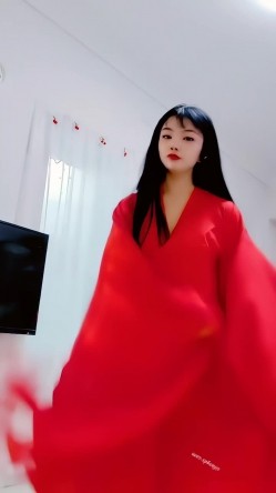 青春无敌，抖音风艺校美少女【杨晓花】定制福利，露脸露点，各种热门BGM裸舞 截图5