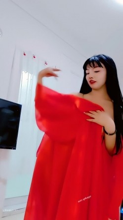青春无敌，抖音风艺校美少女【杨晓花】定制福利，露脸露点，各种热门BGM裸舞 截图13