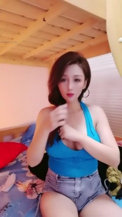️精品推荐 ️半糖网红哺乳人妻『蜜桃甜』高清录播13V 超长奶头乳汁喷射大黑牛自慰呻吟 截图1