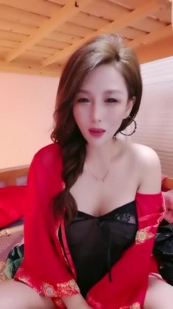 ️精品推荐 ️半糖网红哺乳人妻『蜜桃甜』高清录播13V 超长奶头乳汁喷射大黑牛自慰呻吟 截图5