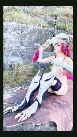 【超美高端罕见露脸露点】极品Cos爆机少女【喵小吉】动漫改新作《怪物猎人:曙光》极致粉穴美乳 截图5