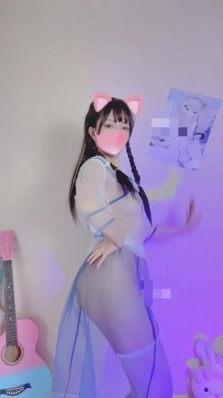 推特裸舞女神 小仙云 最新定制长视高端情景骚话 露脸舞 截图1