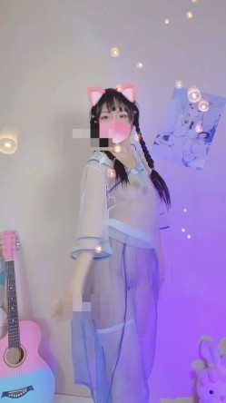 推特裸舞女神 小仙云 最新定制长视高端情景骚话 露脸舞 截图3