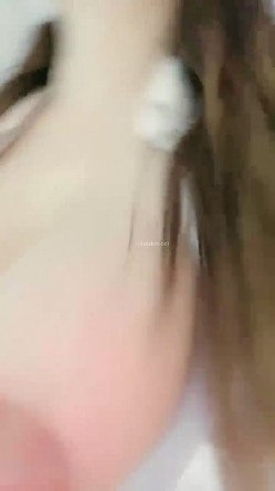 哺乳期【阿萧老师】奶水喷溅~逼也潮奶也猛喷~一杯又一杯吃不玩，上下齐喷的画面不多见 截图16