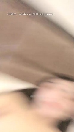 小圆黎央惠颜值不错性感骚女湿身诱惑道具自慰，特写手指扣逼假吊口交上位骑坐抽插 截图15