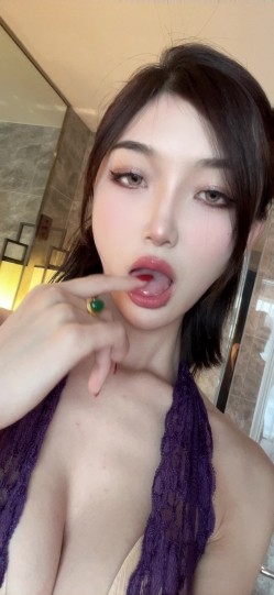 极品网红露出 脸红Dearie 微圈密劲爆福利女神淫靡反差自拍 蜜尻大长腿丝袜制服诱惑 顶级完美身材 有钱人的玩物 截图2