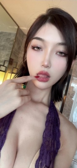 极品网红露出 脸红Dearie 微圈密劲爆福利女神淫靡反差自拍 蜜尻大长腿丝袜制服诱惑 顶级完美身材 有钱人的玩物 截图4
