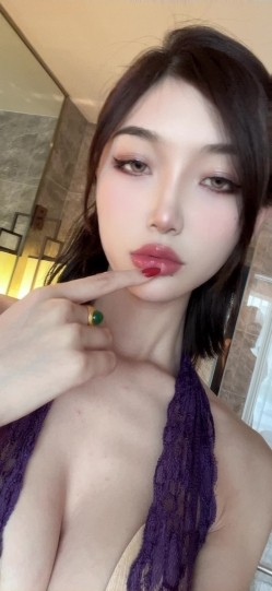 极品网红露出 脸红Dearie 微圈密劲爆福利女神淫靡反差自拍 蜜尻大长腿丝袜制服诱惑 顶级完美身材 有钱人的玩物 截图5