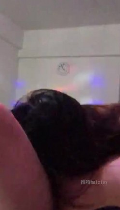 爆乳熟女 · 惠子阿姨 · 3P 惠子肥姐，双飞，毒龙深喉，做爱突遇快递敲门，场面骚动了！ 截图2