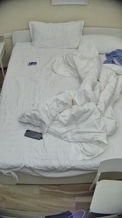 酒店偷拍 大学生情侣蓝衬衫气质美女被操后喜欢用双脚踩舔狗男朋友脸 截图15