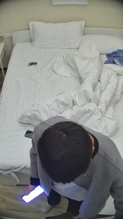酒店偷拍 大学生情侣蓝衬衫气质美女被操后喜欢用双脚踩舔狗男朋友脸 截图16