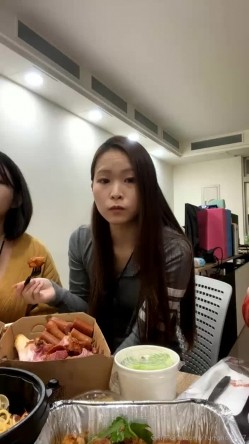 台湾泡良大神性爱救火队「xinyimark」OF日常约炮露脸私拍 众多良家学生模特网红拜倒在炮王牛仔裤下 截图1
