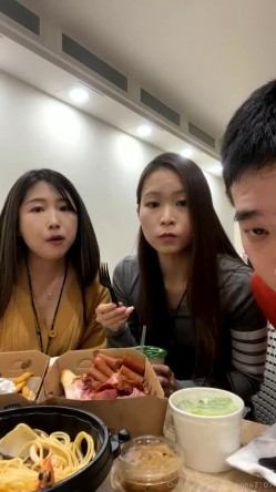 台湾泡良大神性爱救火队「xinyimark」OF日常约炮露脸私拍 众多良家学生模特网红拜倒在炮王牛仔裤下 截图9