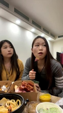 台湾泡良大神性爱救火队「xinyimark」OF日常约炮露脸私拍 众多良家学生模特网红拜倒在炮王牛仔裤下 截图15