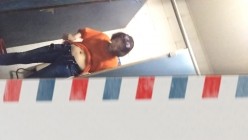 男扮女装淡定坑神国产无门女公厕当面对着拍有年轻漂亮美女有良家少妇有熟女多个年龄段 截图12