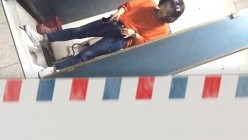 男扮女装淡定坑神国产无门女公厕当面对着拍有年轻漂亮美女有良家少妇有熟女多个年龄段 截图16