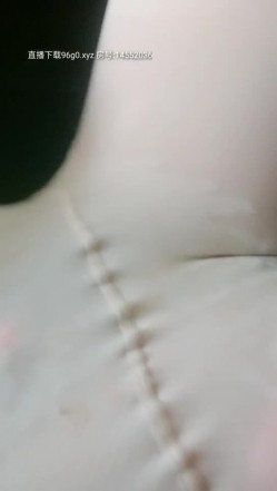 漂亮的小姐姐露脸与小哥哥玩户外车震，颜值高逼里塞个跳弹调情，车内口交被大鸡巴爆草，骚逼特写呻吟可射 截图5