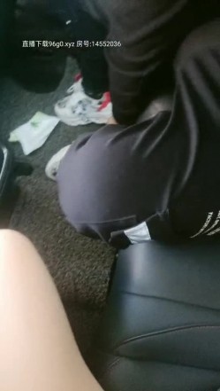 漂亮的小姐姐露脸与小哥哥玩户外车震，颜值高逼里塞个跳弹调情，车内口交被大鸡巴爆草，骚逼特写呻吟可射 截图6
