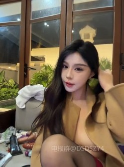 ️顶级外围骚货【linjianvhai】网红女神玩的花双洞已开~灌肠喷水户别墅外泳池阳台秀屁眼骚 截图2