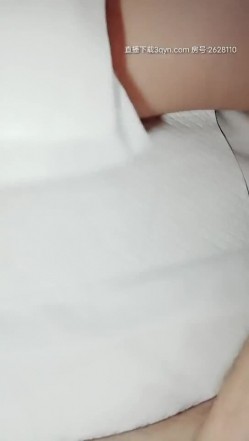 极品无毛粉穴闺蜜被男朋友大屌无套爆操 边看和我啪啪操的激情视频边和闺蜜激情床战 操到地老天荒 高清源码录制 截图8