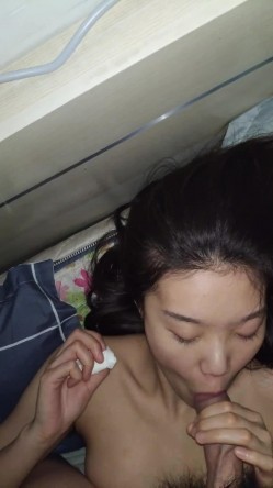 陕西女友一边吃弟弟一边研究，说着贼淘气的话了，屏幕前的我看着都觉得很甜 截图10