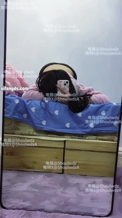 PUA大神【受肉完犊子】VIP福利，操控举牌，超多反差学生小母狗，紫薇裸舞，有露脸 截图15