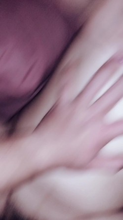 吃了春药的媳妇：啊啊老公停不下来了老公，受不了啦，快来艹我老公， 老公：不要停，艹死她 截图3
