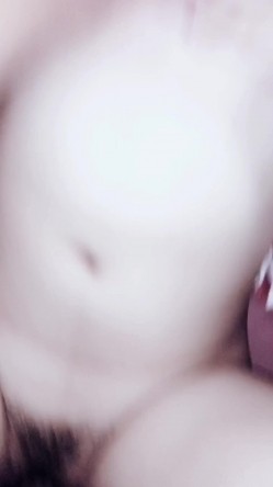 吃了春药的媳妇：啊啊老公停不下来了老公，受不了啦，快来艹我老公， 老公：不要停，艹死她 截图6