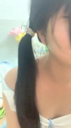 在校女大学生，【波波涩涩】，这个岁数看起来好小，含苞待放的小花骨朵，青涩，少女的逼无需多言，美爆了 截图5