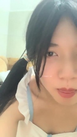 在校女大学生，【波波涩涩】，这个岁数看起来好小，含苞待放的小花骨朵，青涩，少女的逼无需多言，美爆了 截图6