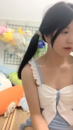 在校女大学生，【波波涩涩】，这个岁数看起来好小，含苞待放的小花骨朵，青涩，少女的逼无需多言，美爆了 截图9