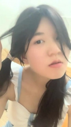 在校女大学生，【波波涩涩】，这个岁数看起来好小，含苞待放的小花骨朵，青涩，少女的逼无需多言，美爆了 截图13