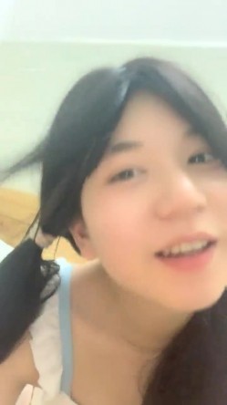 在校女大学生，【波波涩涩】，这个岁数看起来好小，含苞待放的小花骨朵，青涩，少女的逼无需多言，美爆了 截图16