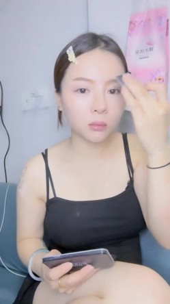 【陪我沦陷】超骚欲姐，极品美乳，户外裸奔，车震无套狂干，白花花的肉体尽情玩弄，推荐！ 截图2