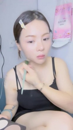 【陪我沦陷】超骚欲姐，极品美乳，户外裸奔，车震无套狂干，白花花的肉体尽情玩弄，推荐！ 截图3