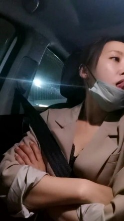 极品人妻！刺激，【放肆的小水娃】，真实良家，标准的贤妻良母，厨房搔首弄姿 截图6