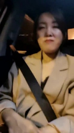 极品人妻！刺激，【放肆的小水娃】，真实良家，标准的贤妻良母，厨房搔首弄姿 截图10
