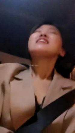 极品人妻！刺激，【放肆的小水娃】，真实良家，标准的贤妻良母，厨房搔首弄姿 截图13