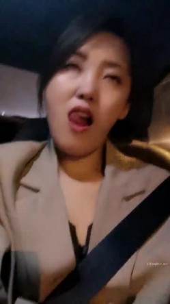 极品人妻！刺激，【放肆的小水娃】，真实良家，标准的贤妻良母，厨房搔首弄姿 截图15