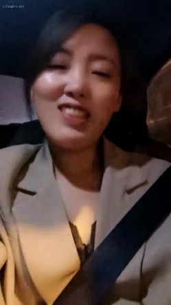 极品人妻！刺激，【放肆的小水娃】，真实良家，标准的贤妻良母，厨房搔首弄姿 截图16